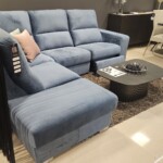 Narożnik w tapicerce velvetowej, tkanina gładka elegancka. Funkcja rozkładania elektrycznego podnóżka (8)